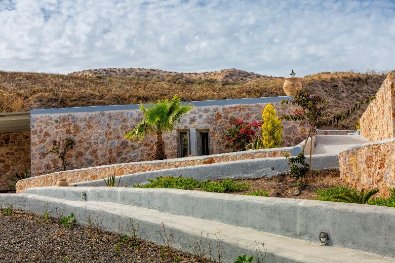 Desiterra Resort Suites & Villas Καρτεράδος Εξωτερικό φωτογραφία